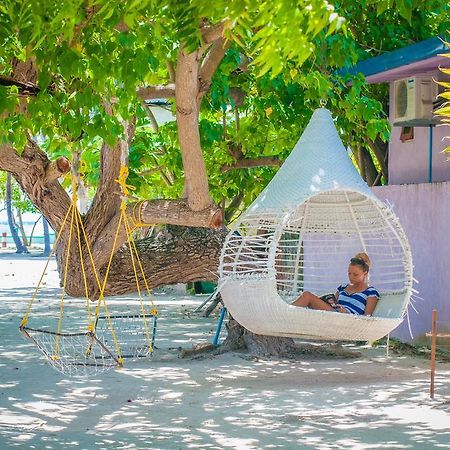 Jail Break Surf Inn Himmafushi Esterno foto