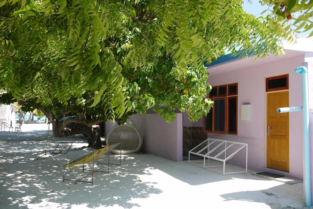 Jail Break Surf Inn Himmafushi Esterno foto