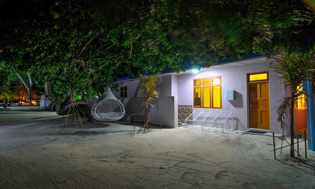 Jail Break Surf Inn Himmafushi Esterno foto